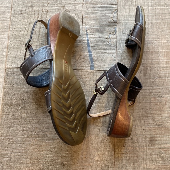 Ecco Brown Leather Chain Sandals Size 37 - Picture 3 of 9